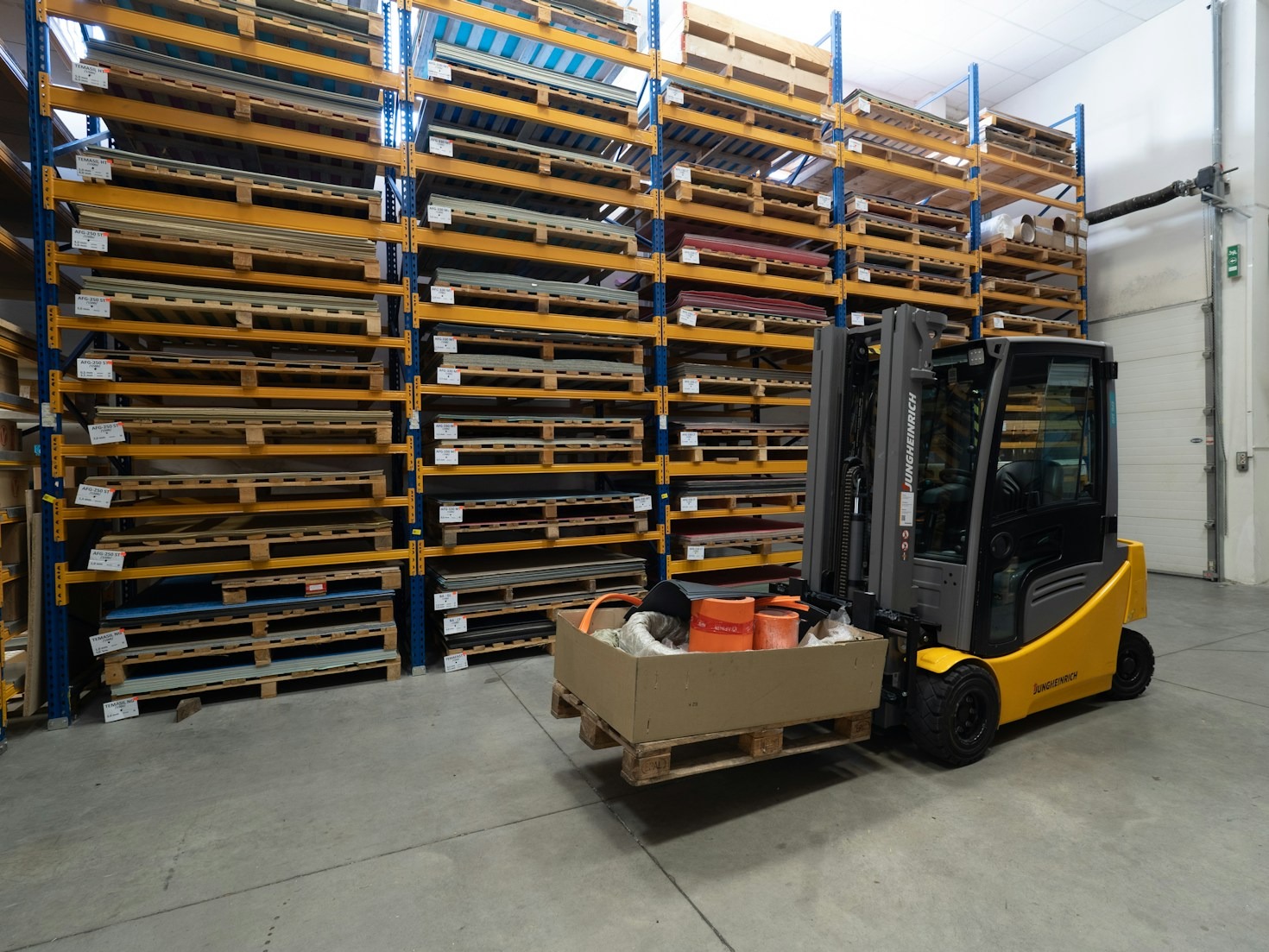 How Forklift Training Enhances Workplace Safety